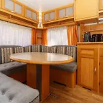 Parque de Campismo Urlaub Im Wohnwagen Mitten Im Wald *