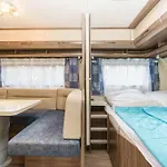 Parque de Campismo Urlaub Im Wohnwagen Mitten Im Wald *