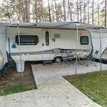 Urlaub Im Wohnwagen Mitten Im Wald