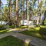 Urlaub Im Wohnwagen Mitten Im Wald 营地