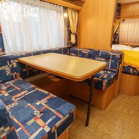 Campsite Urlaub Im Wohnwagen Mitten Im Wald *