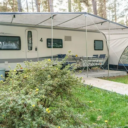 Urlaub Im Wohnwagen Mitten Im Wald * Lutow