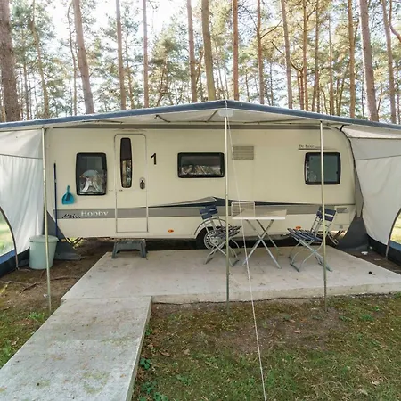 Urlaub Im Wohnwagen Mitten Im Wald