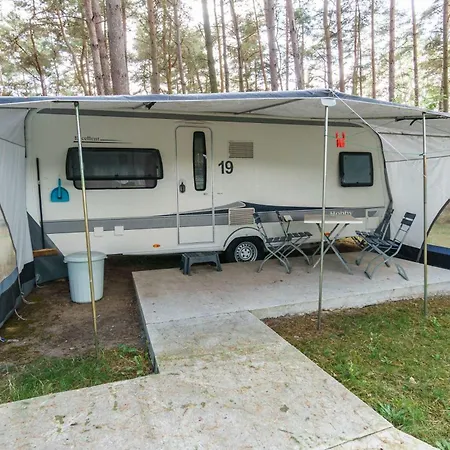 Urlaub Im Wohnwagen Mitten Im Wald Campsite