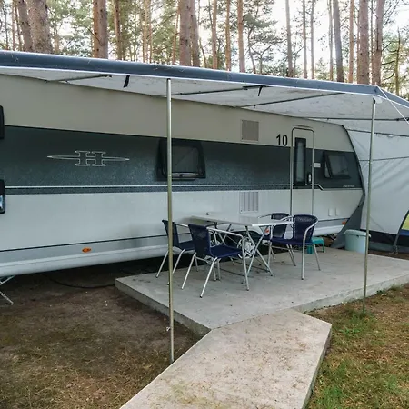 Urlaub Im Wohnwagen Mitten Im Wald Kemping *