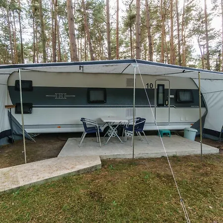 Urlaub Im Wohnwagen Mitten Im Wald * Lutow