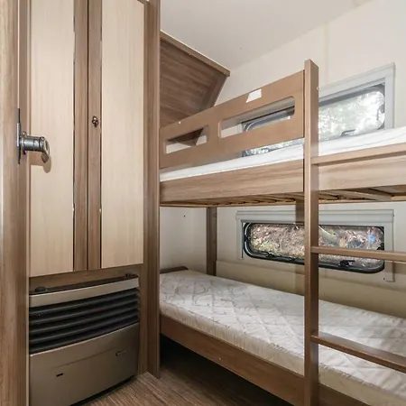 Urlaub Im Wohnwagen Mitten Im Wald Campsite Lutow