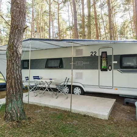 Urlaub Im Wohnwagen Mitten Im Wald * Lutow