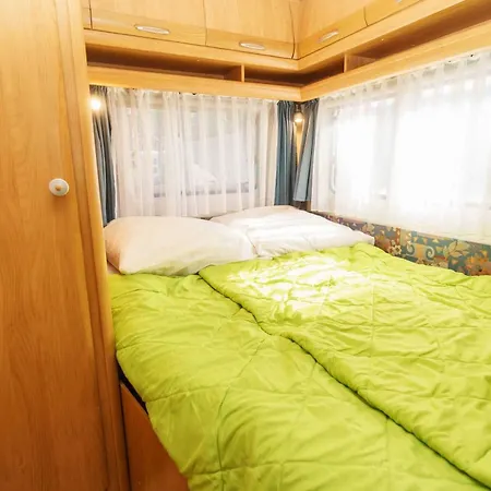 Campsite Urlaub Im Wohnwagen Mitten Im Wald