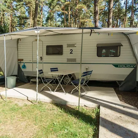 Urlaub Im Wohnwagen Mitten Im Wald Campsite