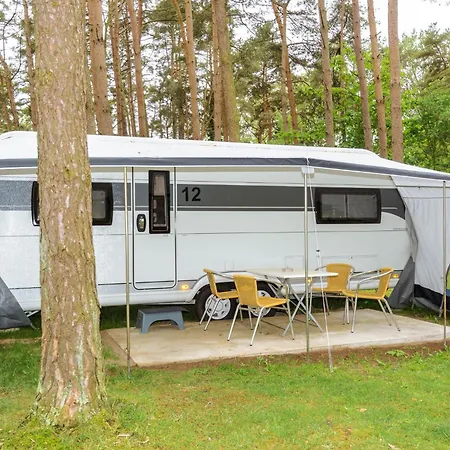 Kemping Urlaub Im Wohnwagen Mitten Im Wald *