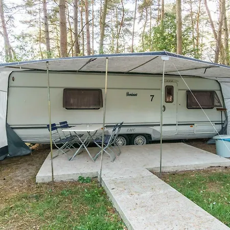 Urlaub Im Wohnwagen Mitten Im Wald Lutow