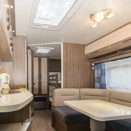 Urlaub Im Wohnwagen Mitten Im Wald Campingplads Lutow