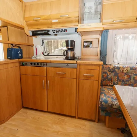 Urlaub Im Wohnwagen Mitten Im Wald