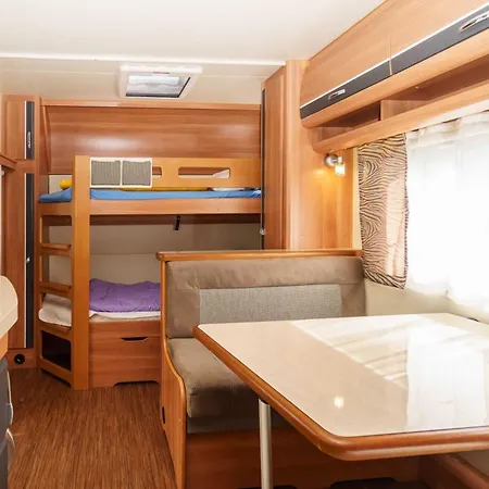 Urlaub Im Wohnwagen Mitten Im Wald Campingplads Lutow