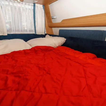 Urlaub Im Wohnwagen Mitten Im Wald Campingplads *