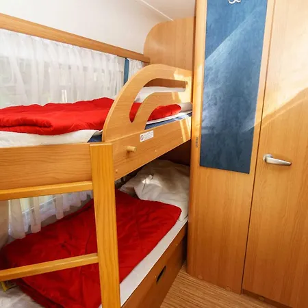 Urlaub Im Wohnwagen Mitten Im Wald Lutow