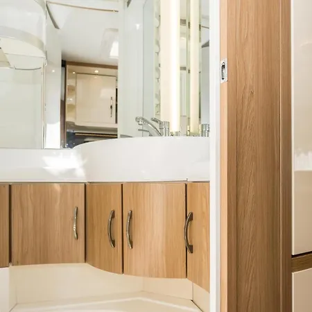 Urlaub Im Wohnwagen Mitten Im Wald *