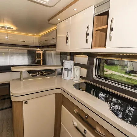 Urlaub Im Wohnwagen Mitten Im Wald Lutow