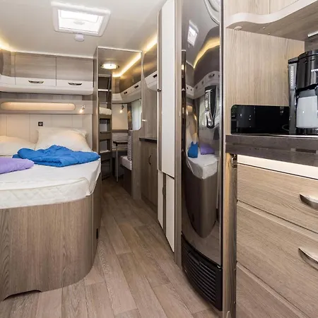 Urlaub Im Wohnwagen Mitten Im Wald Lutow