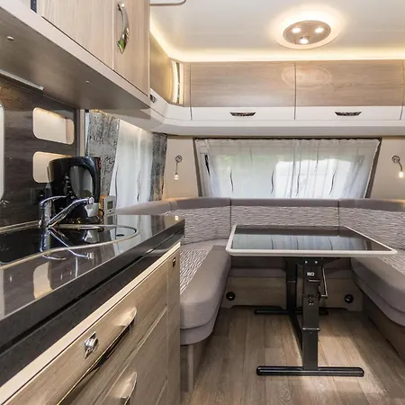 Urlaub Im Wohnwagen Mitten Im Wald Campingplads *