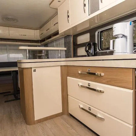 Urlaub Im Wohnwagen Mitten Im Wald Lutow