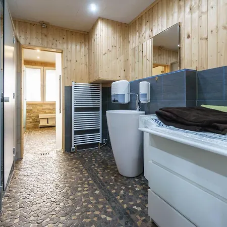 Urlaub Im Wohnwagen Mitten Im Wald * Lutow