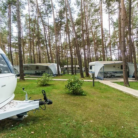 キャンプ場 Urlaub Im Wohnwagen Mitten Im Wald Lütow