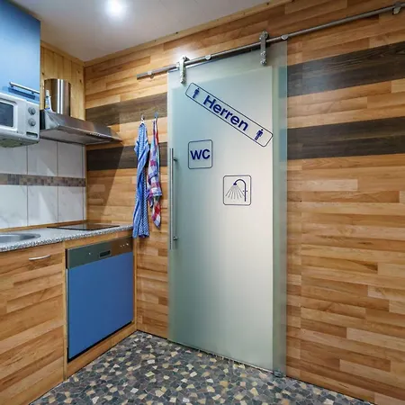 Urlaub Im Wohnwagen Mitten Im Wald Lutow