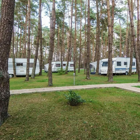 Campingplatz Urlaub Im Wohnwagen Mitten Im Wald Lutow
