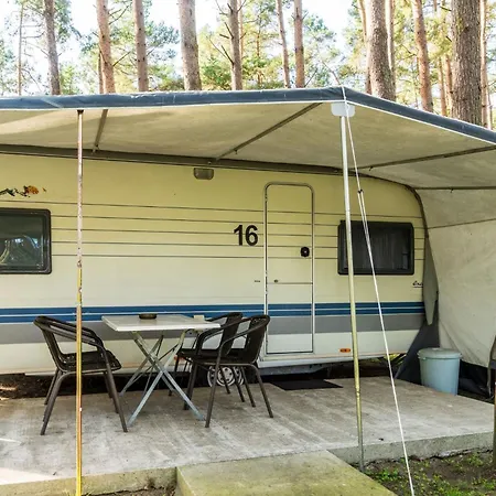 Urlaub Im Wohnwagen Mitten Im Wald Lutow