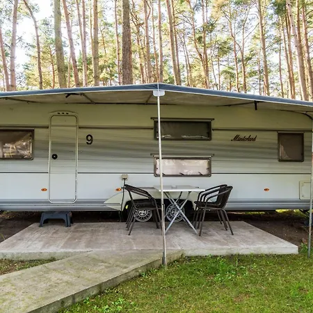 Urlaub Im Wohnwagen Mitten Im Wald