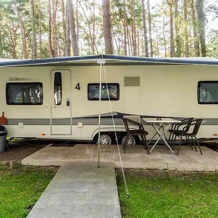 Urlaub Im Wohnwagen Mitten Im Wald Campingplatz Lutow