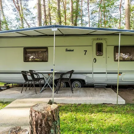 Urlaub Im Wohnwagen - Mitten Im Wald キャンプ場