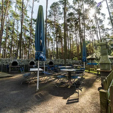 Urlaub Im Wohnwagen Mitten Im Wald 营地 *