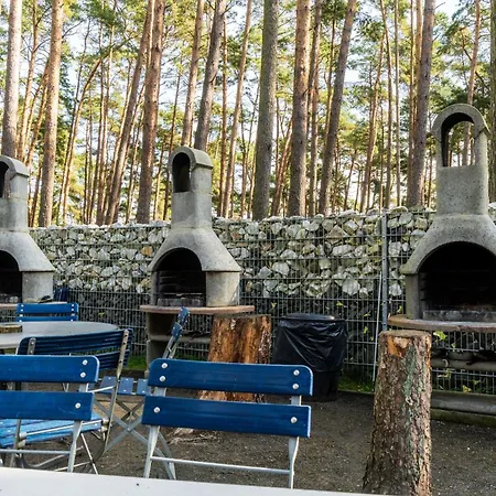 Campingplatz Urlaub Im Wohnwagen Mitten Im Wald Lutow