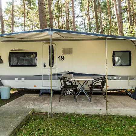 Urlaub Im Wohnwagen - Mitten Im Wald Campingplads *