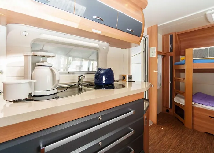 Urlaub Im Wohnwagen Mitten Im Wald Lutow