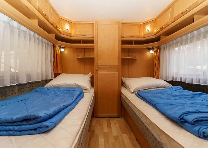Urlaub Im Wohnwagen Mitten Im Wald Campingplatz Lutow