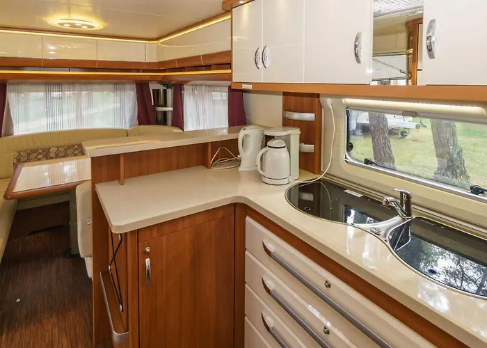 Urlaub Im Wohnwagen Mitten Im Wald 营地