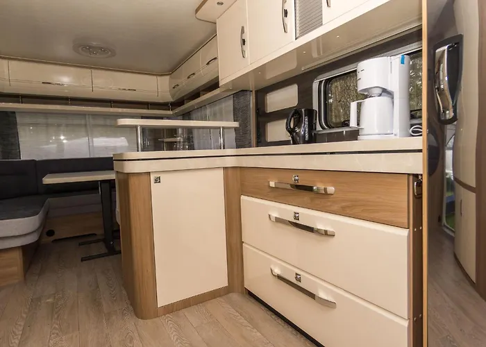 Urlaub Im Wohnwagen Mitten Im Wald Lutow