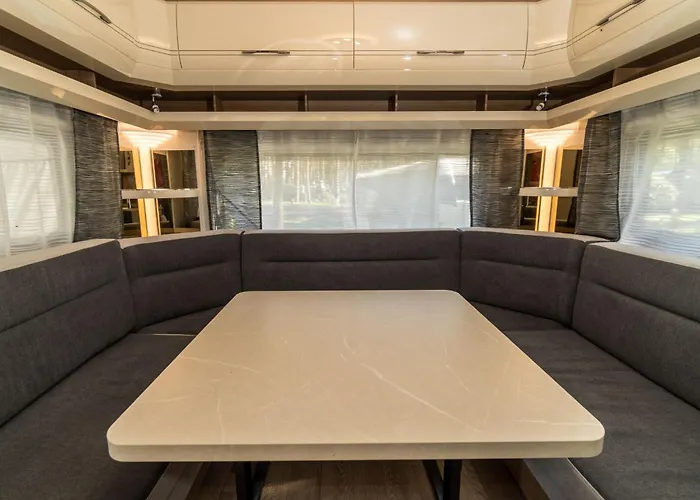 Urlaub Im Wohnwagen Mitten Im Wald *